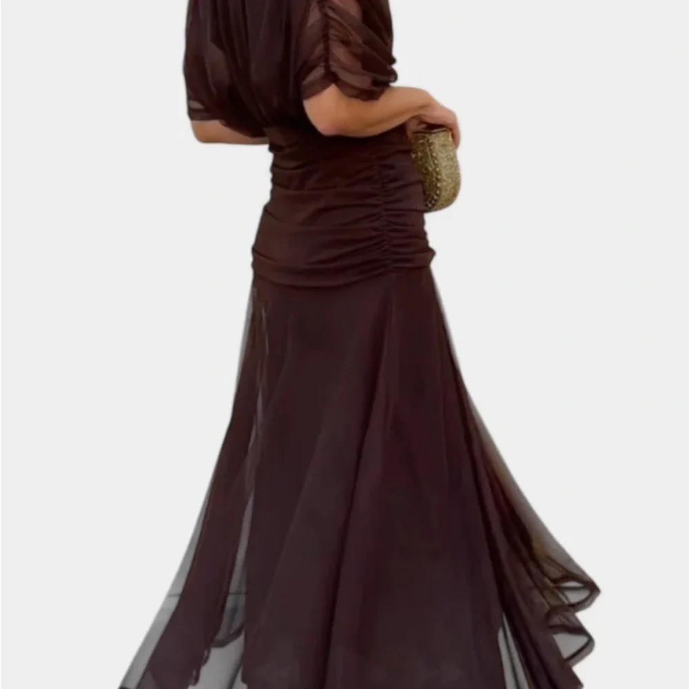 Elegant Green Dress - Picture 4 of 6